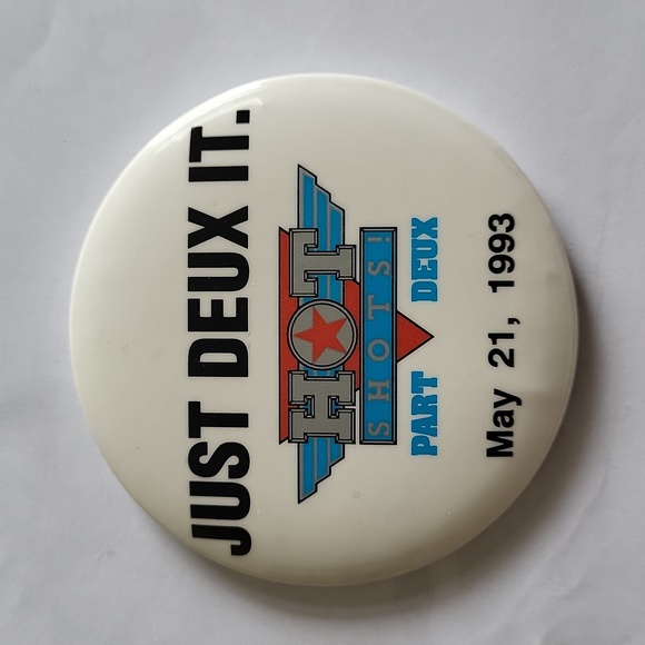 Lot of 1990's Movie Buttons/Badges - Picture 3 of 9